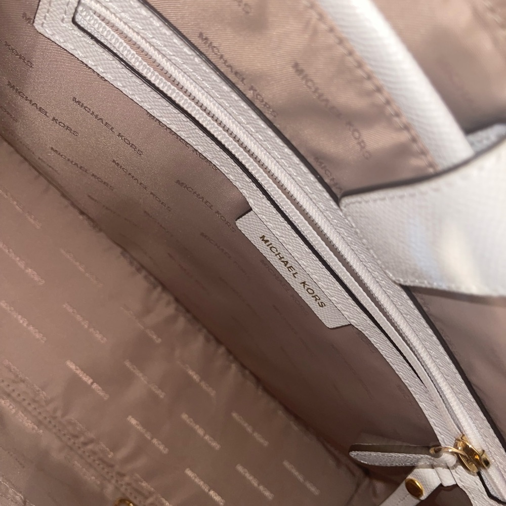 NEW White Michael Kors purse - Picture 7 of 8